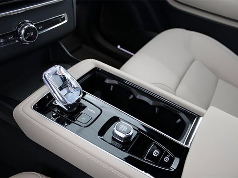 New 2026 Volvo XC90 T8 Plus image 22