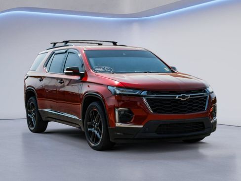 Used 2022 Chevrolet Traverse Premier w/ Redline Edition AWD/4WD image 3