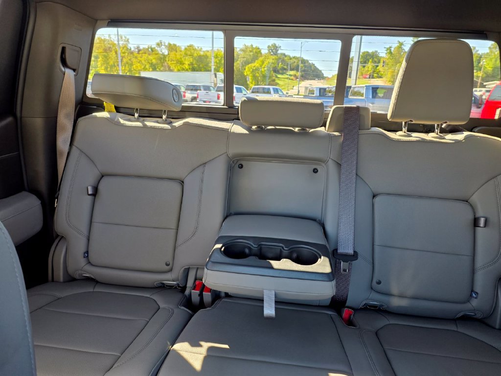 Used 2022 Chevrolet Silverado 1500 LTZ w/ LTZ Premium Package AWD/4WD image 26
