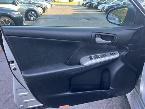 Used 2012 Toyota Camry SE FWD image 22