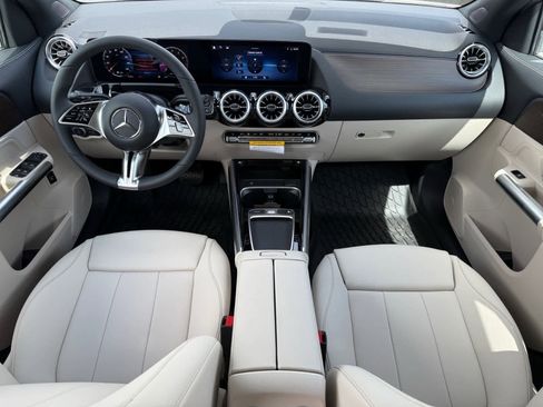 New 2026 Mercedes-Benz GLA 250 4MATIC image 12
