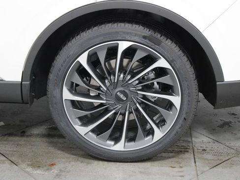 New 2026 Lincoln Aviator Reserve image 17