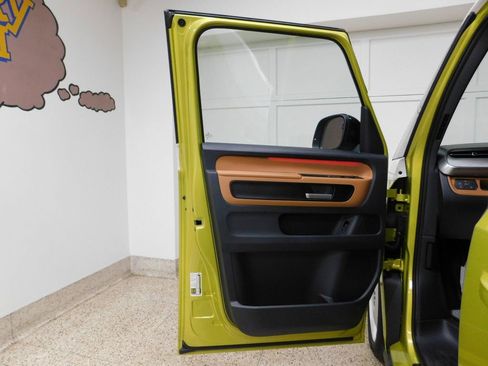Used 2025 Volkswagen ID. Buzz 1st Edition image 28