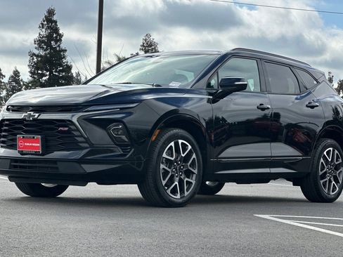 Used 2025 Chevrolet Blazer RS image 8