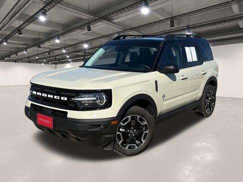 Used 2024 Ford Bronco Sport Outer Banks w/ Tech Package image 1