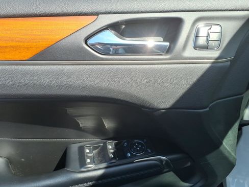Used 2017 Lincoln MKC Reserve FWD image 11