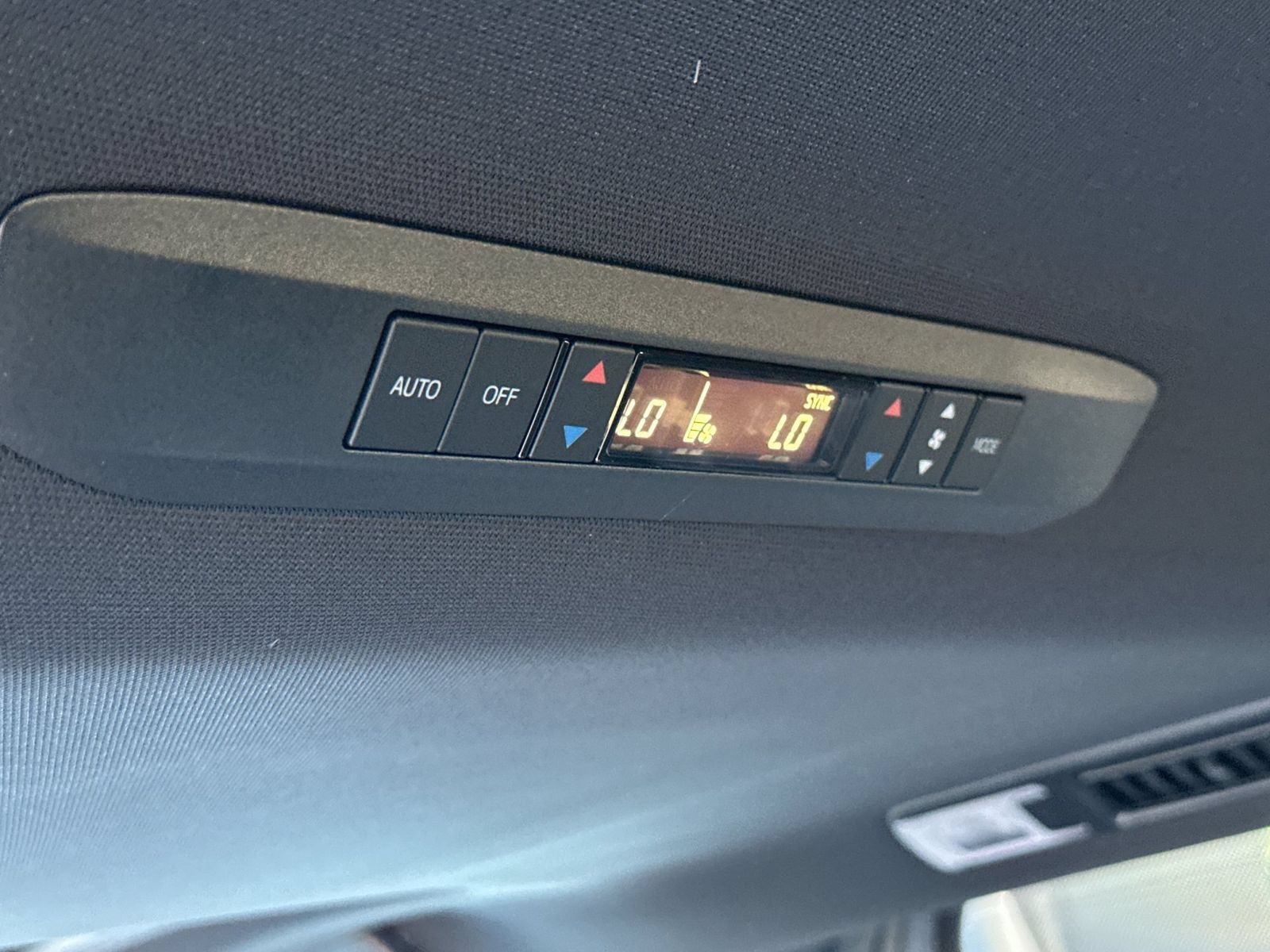 Used 2026 Toyota Sienna XSE FWD image 13