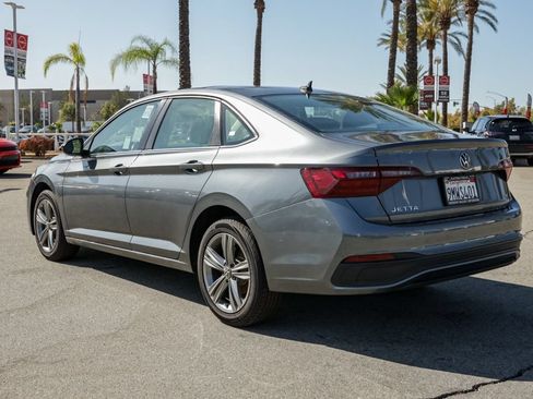 Used 2024 Volkswagen Jetta SE FWD image 6