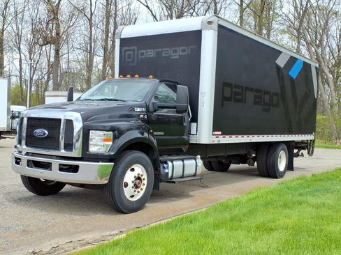 Used 2017 Ford F650 2WD Regular Cab Super Duty image 3