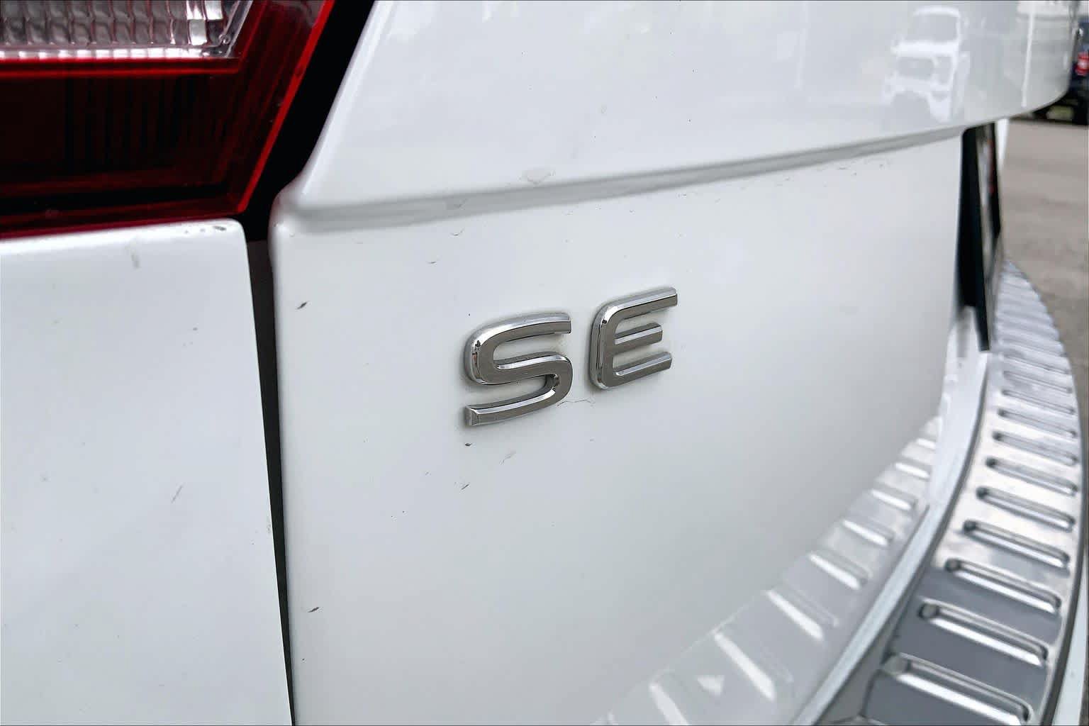 Used 2022 Volkswagen Tiguan SE FWD image 18