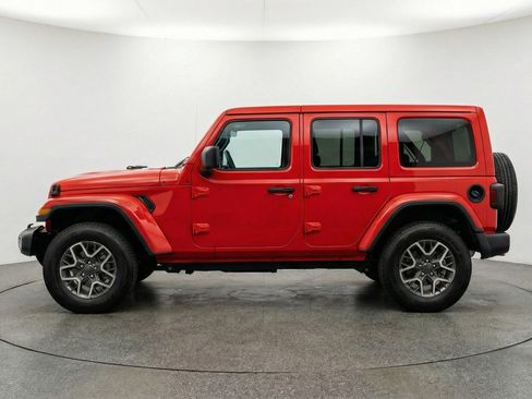 Used 2025 Jeep Wrangler Sahara image 5