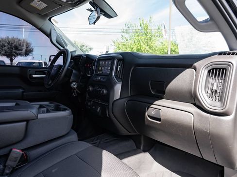 Used 2019 Chevrolet Silverado 1500 Custom w/ Custom Value Package AWD/4WD image 28