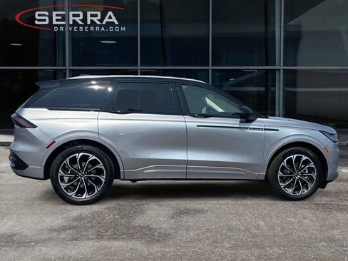 Used 2024 Lincoln Nautilus Reserve w/ Equipment Group 202A AWD/4WD image 6