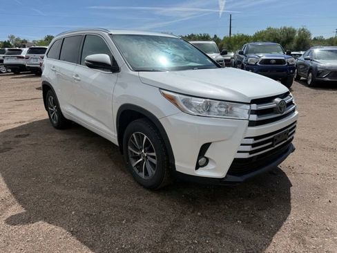 Used 2018 Toyota Highlander XLE AWD/4WD image 8
