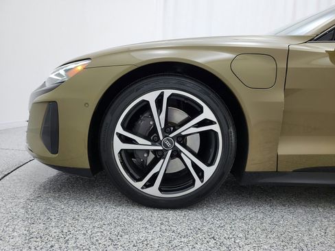 Used 2024 Audi e-tron GT Prestige AWD/4WD image 17