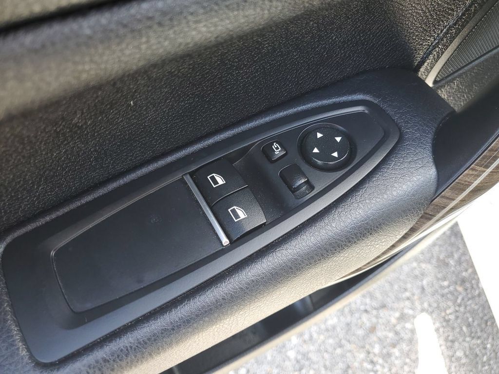 Used 2019 BMW 230i Coupe w/ Convenience Package RWD image 29