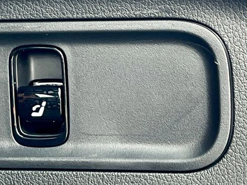 Certified 2026 Mercedes-Benz GLC 300 4MATIC image 36