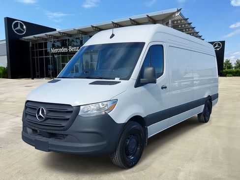 New 2025 Mercedes-Benz Sprinter 2500 image 1