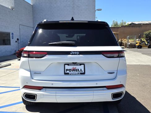 Certified 2023 Jeep Grand Cherokee Summit w/ Luxury Tech Group V AWD/4WD image 4
