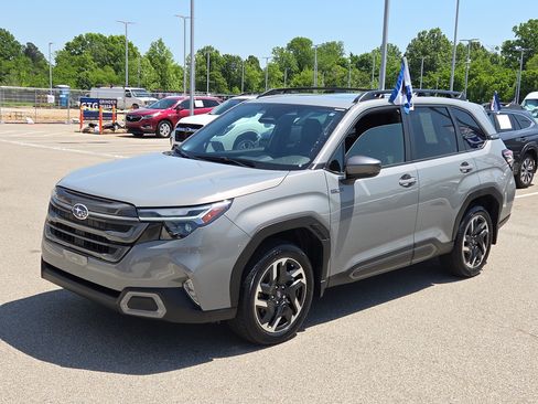 Certified 2025 Subaru Forester Limited w/ Protection Package (1PH) AWD/4WD image 7