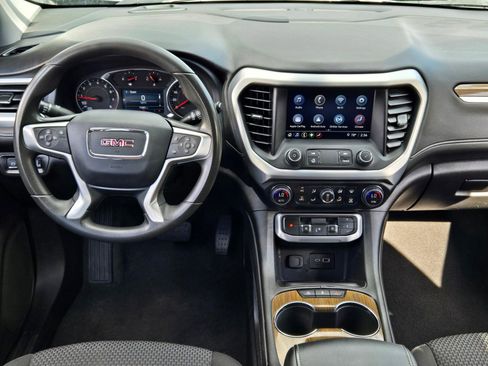 Used 2023 GMC Acadia SLE image 15