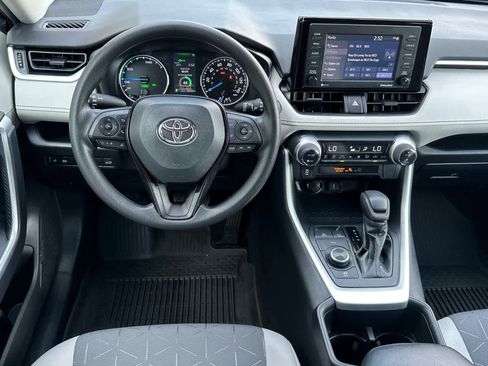 Certified 2022 Toyota RAV4 XLE w/ Convenience Package image 15