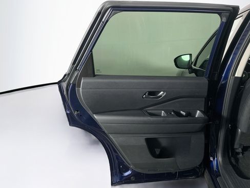 Used 2025 Nissan Pathfinder SV AWD/4WD image 25