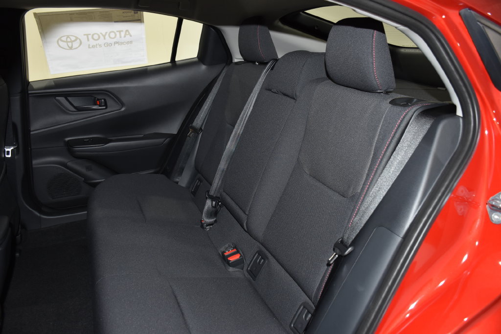 New 2027 Toyota Prius Plug-In Hybrid FWD image 28