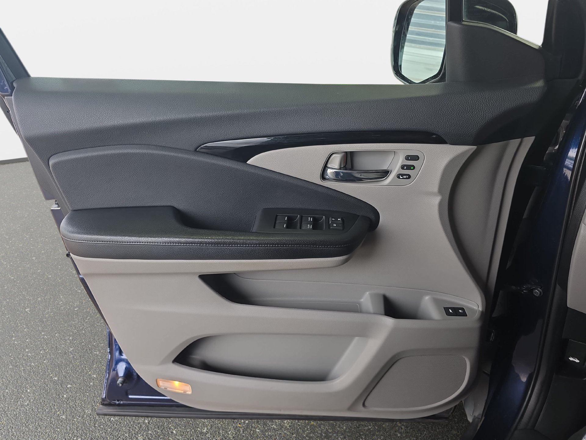 Used 2018 Honda Pilot Touring image 26