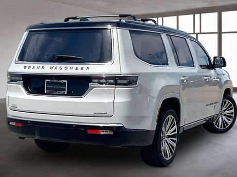 Used 2022 Jeep Grand Wagoneer Series III w/ Rear Seat Video Group 1 AWD/4WD image 2