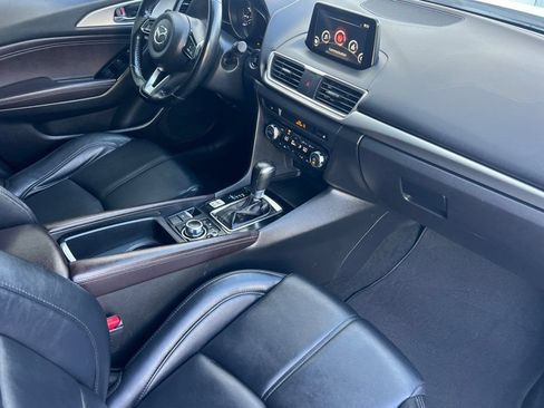Used 2017 MAZDA MAZDA3 Touring FWD image 13