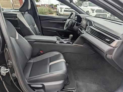 Used 2025 Toyota Camry SE FWD image 29