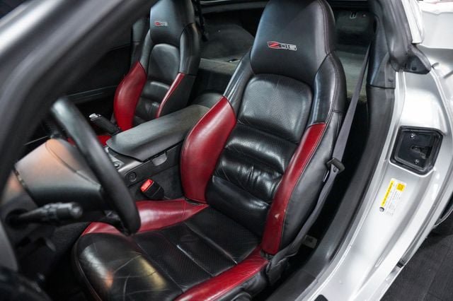 Used 2006 Chevrolet Corvette Z06 w/ Preferred Equipment Group RWD image 4