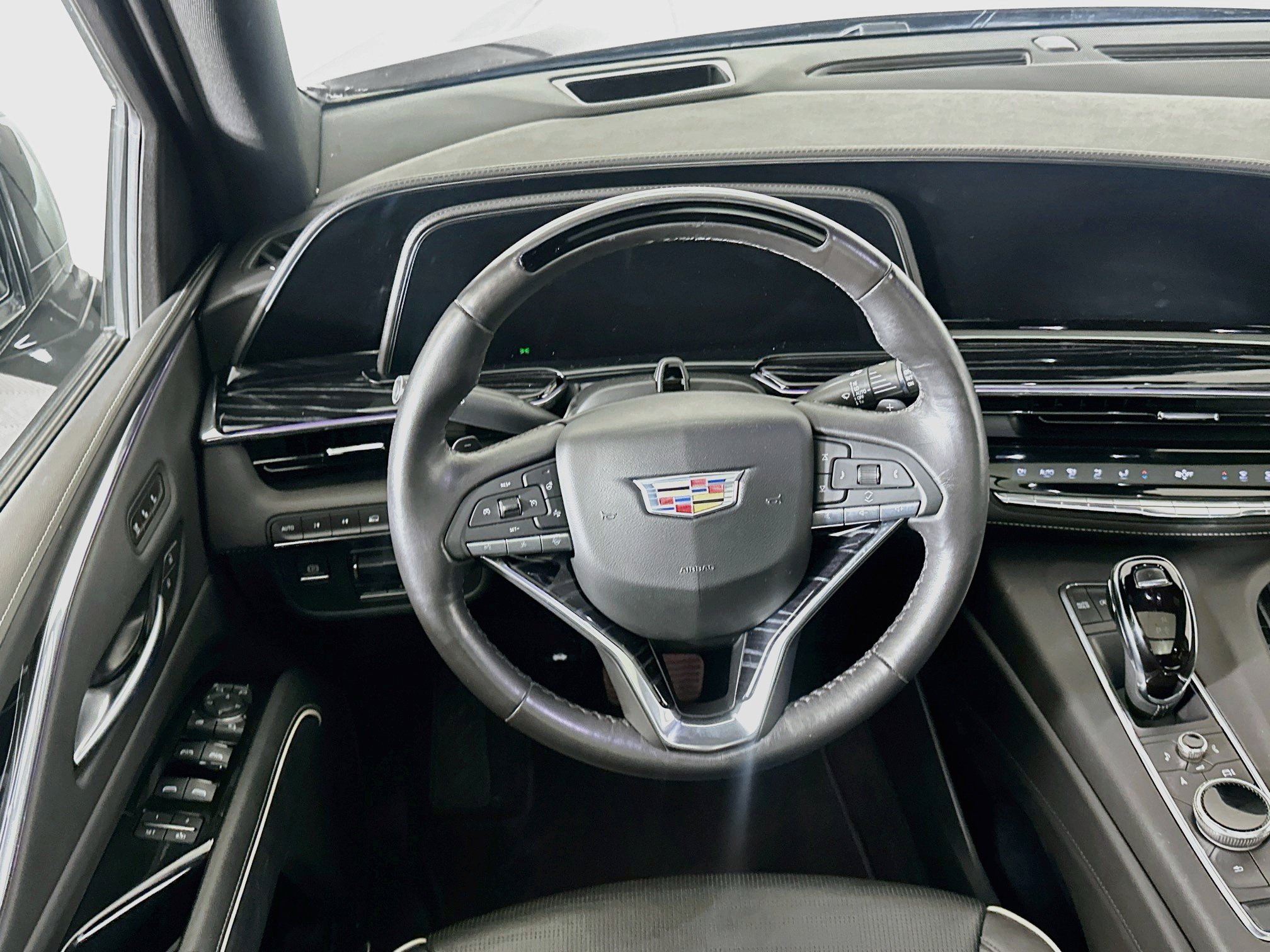 Used 2023 Cadillac Escalade ESV Sport AWD/4WD image 18