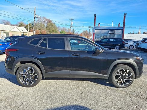 Used 2025 Chevrolet Trax RS w/ Driver Confidence Package image 7