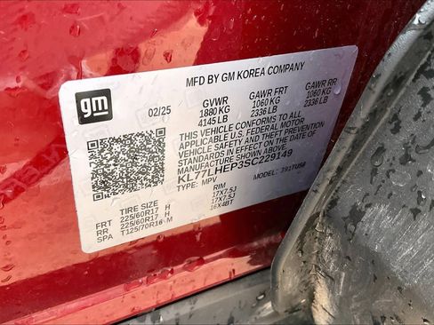 Certified 2025 Chevrolet Trax LT image 34