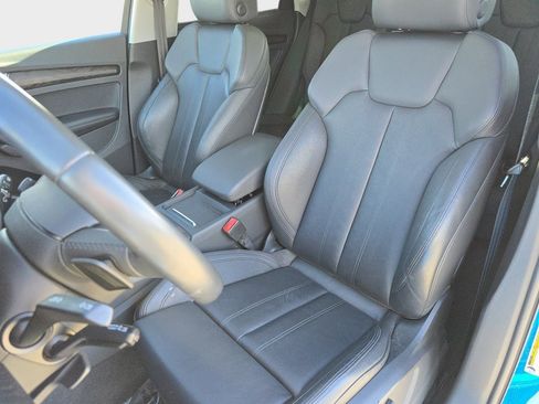 Used 2020 Audi Q5 e Premium Plus w/ Premium Plus Package image 19