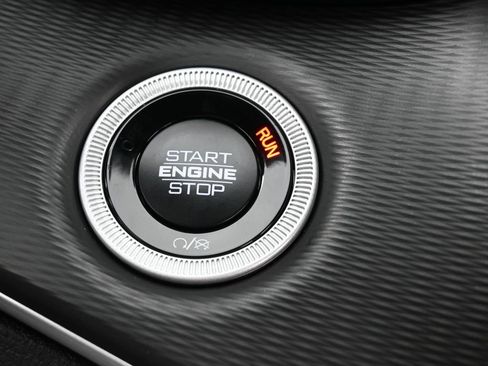 Used 2025 Jeep Grand Cherokee Laredo image 28