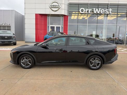 Used 2025 Kia K4 FWD image 2