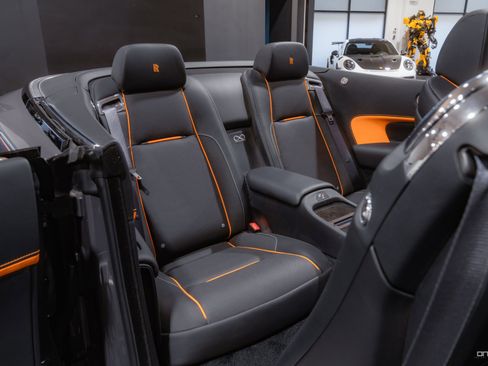 Used 2018 Rolls-Royce Dawn image 14