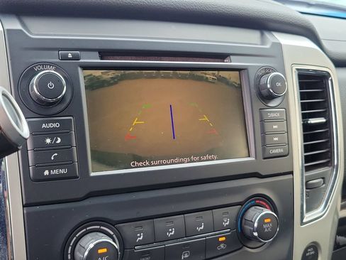 Used 2019 Nissan Titan SV AWD/4WD image 27
