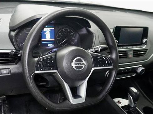 Used 2022 Nissan Altima 2.5 S image 11
