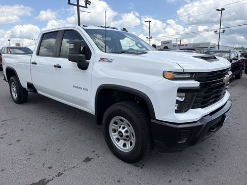 Used 2025 Chevrolet Silverado 2500 W/T w/ WT Convenience Package AWD/4WD image 3