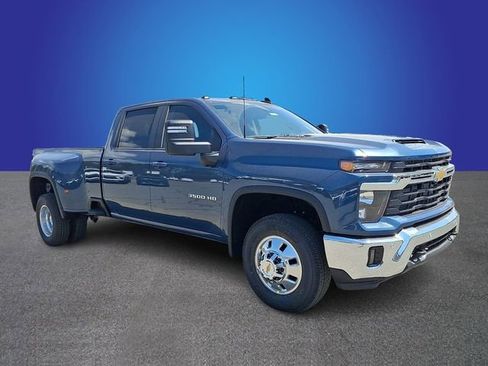 New 2026 Chevrolet Silverado 3500 LT w/ All Star Edition AWD/4WD image 2