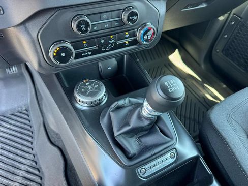 Used 2025 Ford Bronco 2-Door AWD/4WD image 19