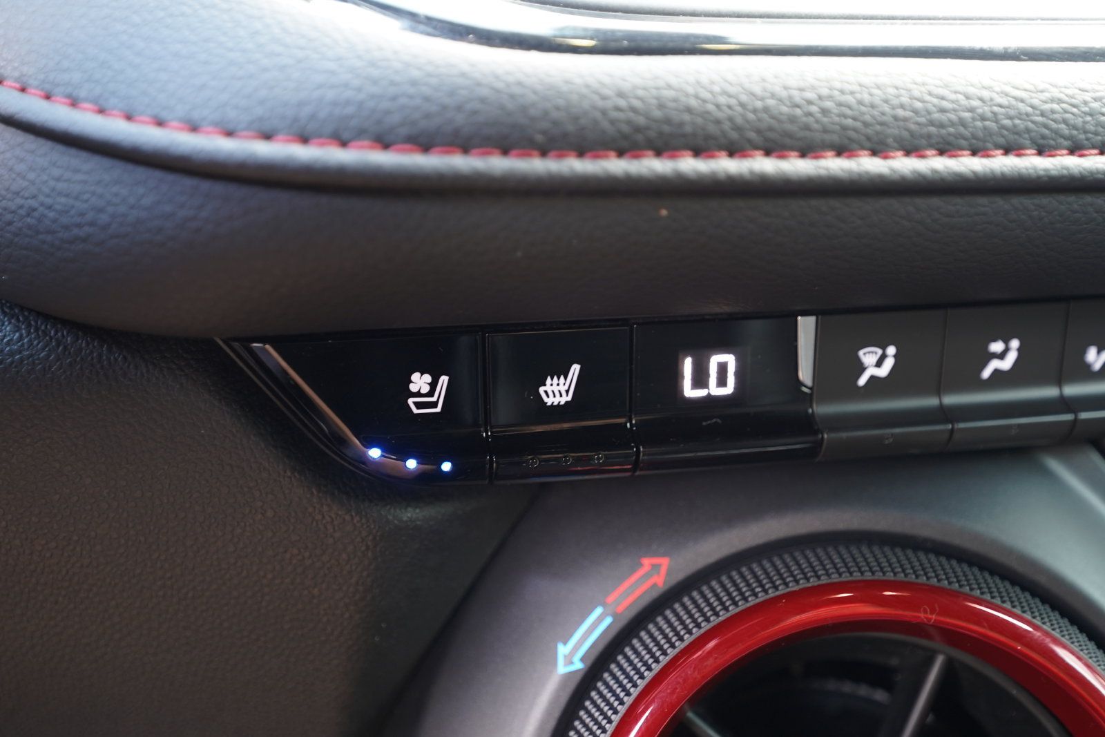 Used 2022 Chevrolet Blazer RS w/ Enhanced Convenience Package FWD image 15