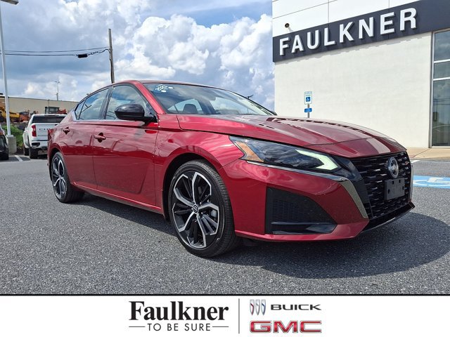 Used 2023 Nissan Altima 2.5 SR FWD image 1