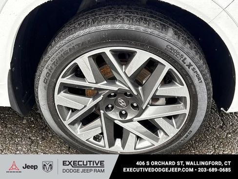 Used 2023 Hyundai Santa Fe Calligraphy AWD/4WD image 7