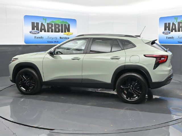 Used 2025 Chevrolet Trax ACTIV w/ Driver Confidence Package FWD image 3