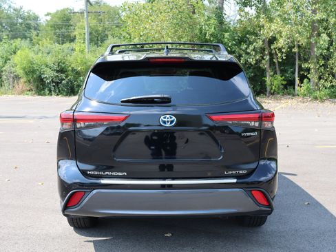 Used 2021 Toyota Highlander Limited AWD/4WD image 4